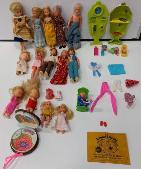Vintage Bundle of Assorted Dolls & Accessories image number 6