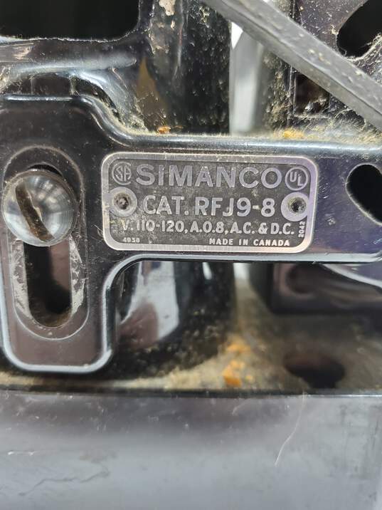 Singer Spartan Simanco Sewing Machine - Untested for Parts/Repairs image number 3