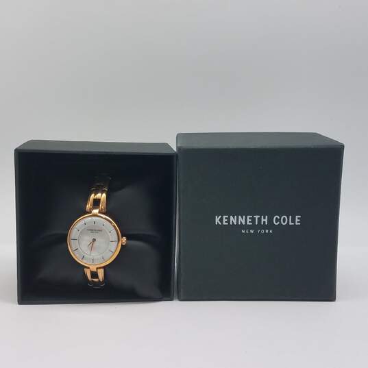 Kenneth Cole New York KC50203002 32mm All St. Steel W.R. 3ATM Rose Gold Classic Mother of Pearl Dial Watch 54g image number 3