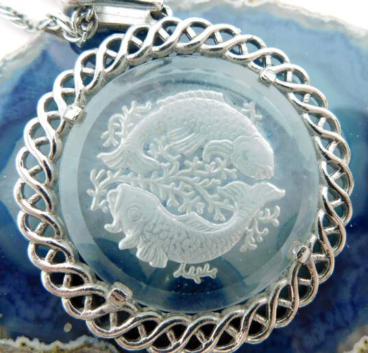 Vintage Crown Trifari Silvertone Pisces Fish Zodiac Intaglio Glass Braided Circle Pendant Chain Necklace 23.6g image number 2