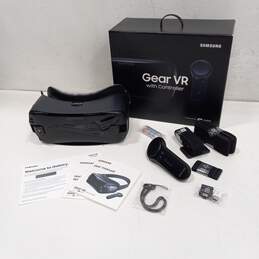 Samsung Gear VR w/ Controller In Box