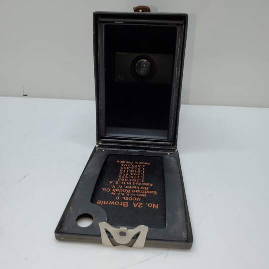 Vintage Untested Kodak Brownie Camera Model C for Parts/Repair image number 3