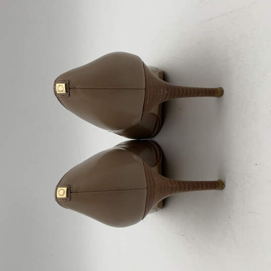 Womens Beige Leather Peep Toe Slip-On Stiletto Pump Heels Size 9 B image number 4
