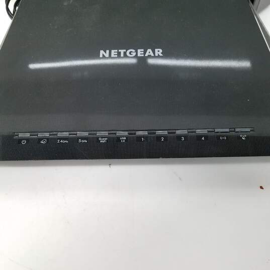 Netgear Nighthawk AC1750 Smart WiFi Router Powers On image number 2