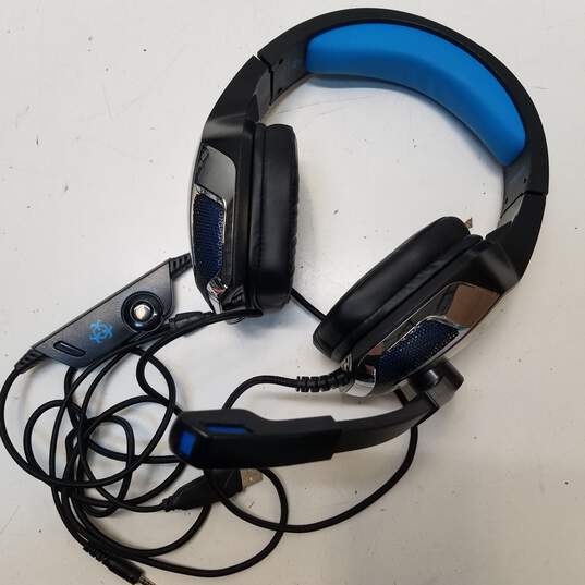 Bundle of 3 Assorted Gaming Headsets image number 4