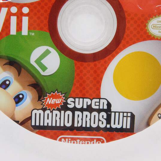 New Super Mario Bros. Wii Disc Only image number 3