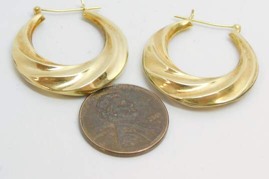 14K Yellow Gold Rippled Hoop Earrings 2.9g image number 6