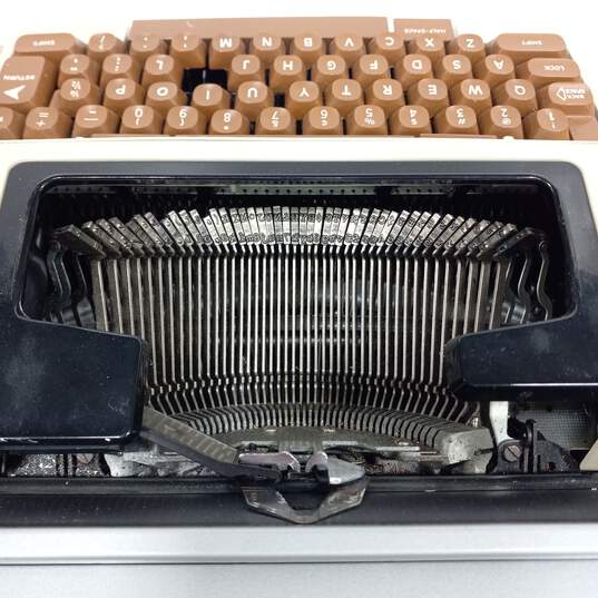 Vintage Smith-Corona Coronamatic 2200 Electric Typewriter In Case image number 8