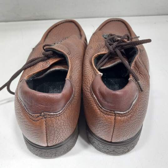 Men's Brown Red Wings Dress Shoe Size 9 image number 2