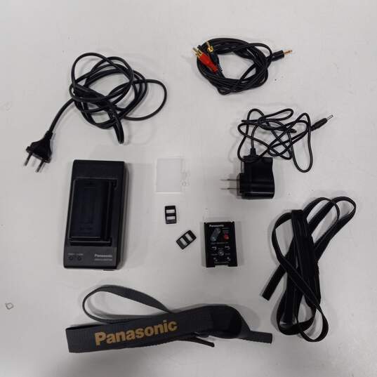 RX18 Palmcorder VHS-C Movie Camera image number 2
