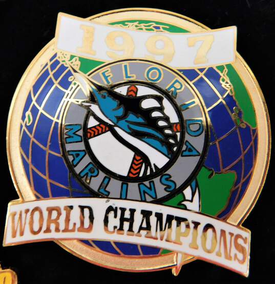 Florida Marlins 1997 World Series Champions Limited Edition Pin Set image number 4