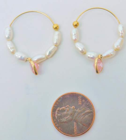 14K Gold Pink Cubic Zirconia Heart Charm Freshwater Pearl Beaded Hoop Earrings 2.9g image number 3