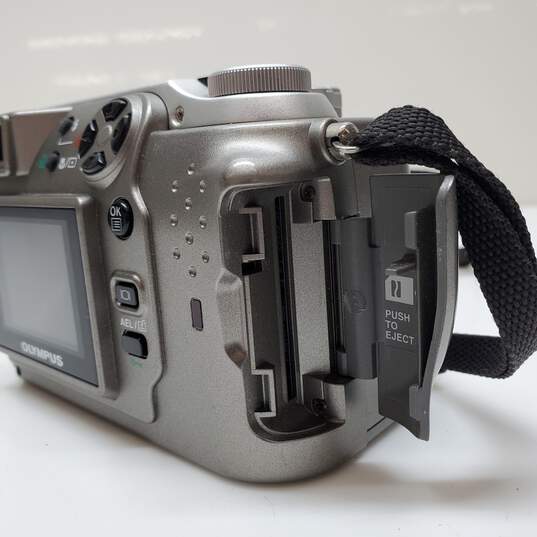 Olympus CAMEDIA C-3020 Zoom Digital Camera-For Parts/Repair image number 4
