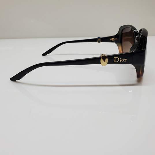AUTHENTICATED CHRISTIAN DIOR 'MYSTERY 2' TORTOISE SUNGLASSES 56|17 image number 5
