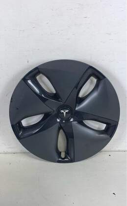 Tesla Gray 18in. Plastic Wheel Cover alternative image