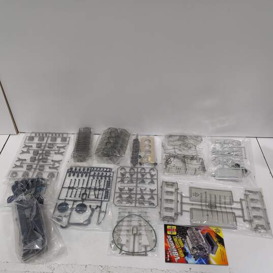 Haynes Build Your Own V8 Engine Working Model Kit image number 3