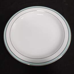 12pc Set of Thun Gold Rimmed Dinner Plates alternative image