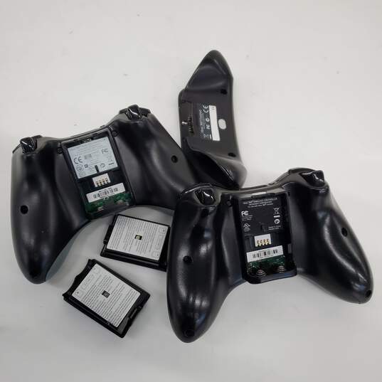 Set of 2 Wireless Xbox Controllers image number 3
