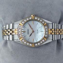Seiko Solar V117-0AN0 Two Toned With Crystal Accents Watch alternative image