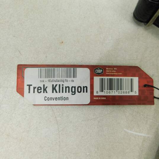 The Coop Brand Star Trek: The Next Generation Klingon Bat'leth Purse w/ Strap image number 6