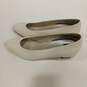 Womens Ivory Leather Almond Toe Pump Heel Slip On Heels Size 7 Wide image number 3