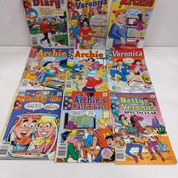 Vintage Bundle of 10 Assorted Archie Comic Books alternative image