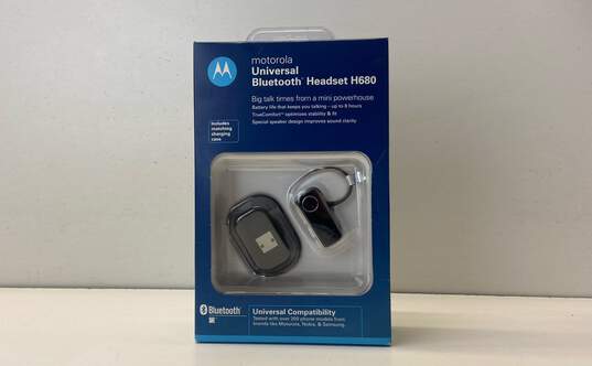 Motorola Universal Bluetooth Headset H680 image number 1