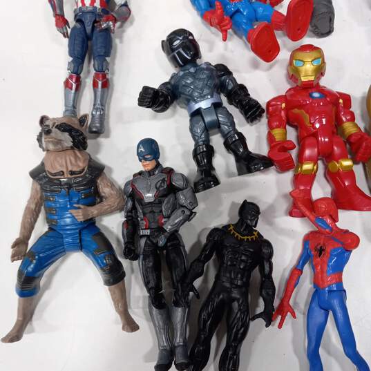 Lot of Marvel Action Figures image number 4