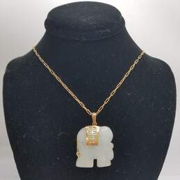 14K Gold Jadeite Elephant Pendant Necklace 8.6g