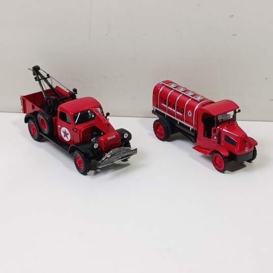 Pair of Ertl Collectibles Texaco Die Cast Replica Cars image number 2