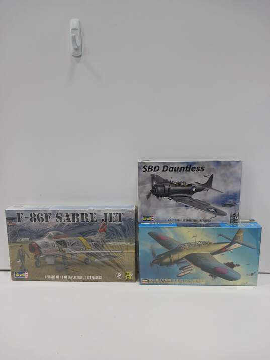 Bundle of 3 Assorted Military Airplane Model Kits NIB image number 1
