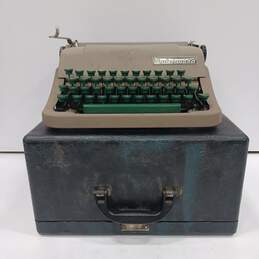 Vintage Underwood Leader Typewriter with Storage Case alternative image