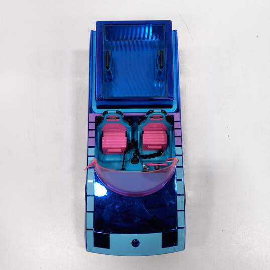 L.O.L. Surprise! Dance Machine Convertible Car with Pool & Dance Floor image number 5