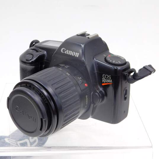 Canon EOS Rebel 35mm Film Camera w/ Case & Accessories image number 2