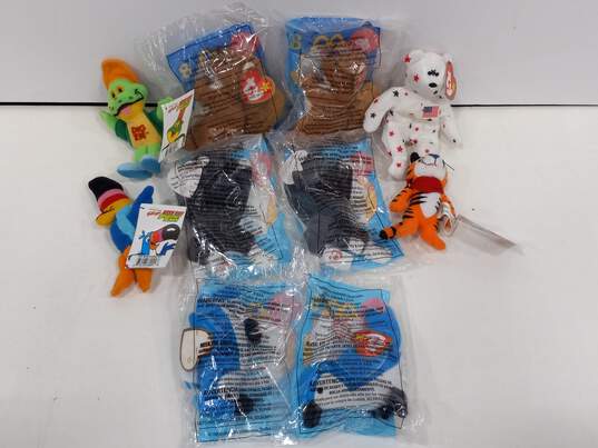 Bundle of Assorted Fast Food & Cereal Box Toys image number 8