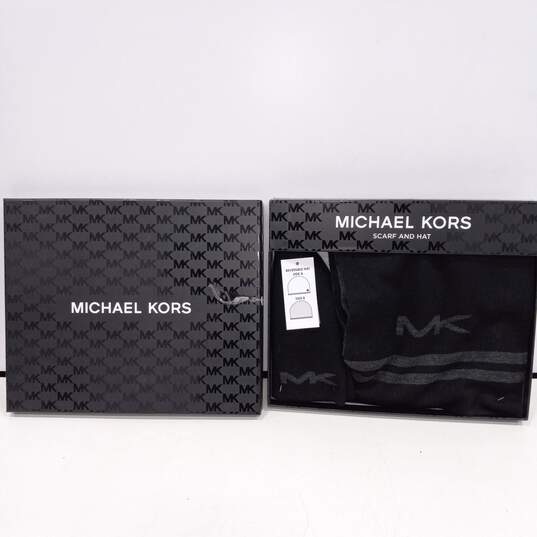 Women's Michael Kors Scarf and Hat Set IOB NWT image number 1