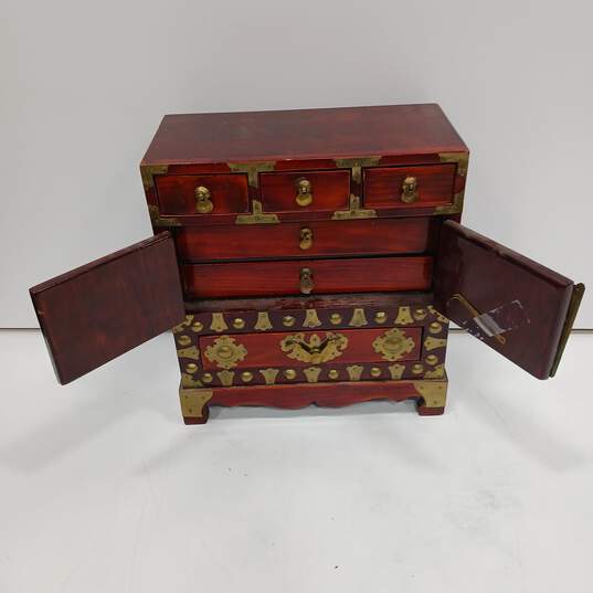 Vintage Wooden Jewelry Box w/Drawers image number 2