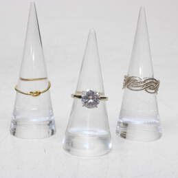 Assortment of 5 Sterling Silver, Vermeil, & Rose Gold Plated Rings - 11.1g alternative image