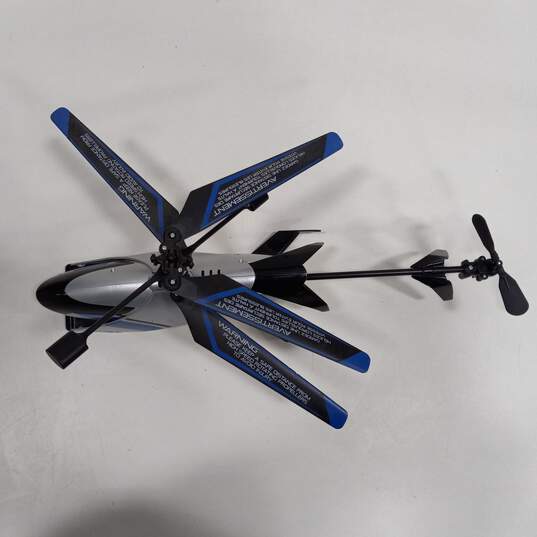 Sky Rover Renegade Indoor/Outdoor Toy Helicopter w/ Remote Control image number 4