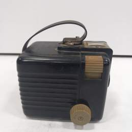Vintage Kodak Brownie Hawkeye Flash Model Camera alternative image