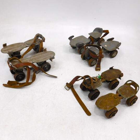 Vintage  Lot of 3 Pair Metal Roller Skates Adjustable  W/ Skate Key image number 1