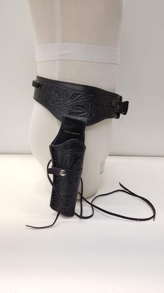 Unbranded Men's Gun Belt and Holster Made in Mexico image number 2