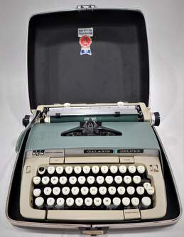 Vintage Smith Corona Galaxie Deluxe Portable Manual Typewriter W/ Case alternative image