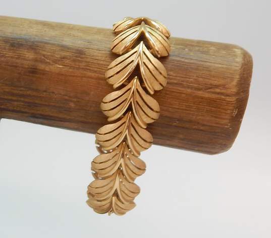 Vintage Crown Trifari Brushed Textured & Smooth Cut Outs Chevron Leaves Linked Bracelet 39.5g image number 3