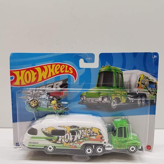 Bundle of 4 Assorted Hot Wheel Truck Packs image number 4