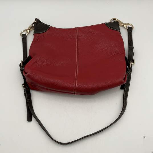 Womens Red Pebble Leather Adjustable Strap Inner Pockets Crossbody Bag image number 2