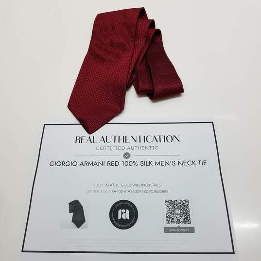 AUTHENTICATED Giorgio Armani Red Silk Mens Neck Tie image number 1