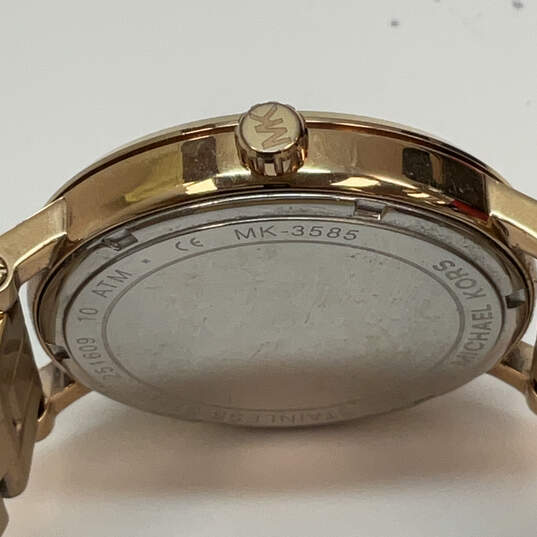 Designer Michael Kors MK-3585 Gold-Tone Round Black Dial Analog Wristwatch image number 5