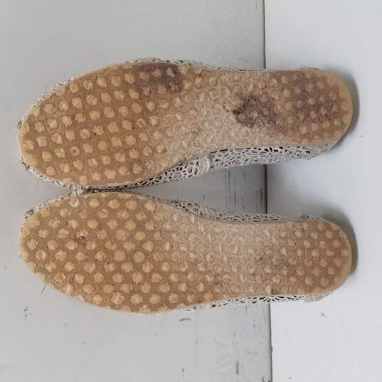 TOMS Alpargata White Knit Crochet Slip On Flats Shoes Women's Size 6 image number 5