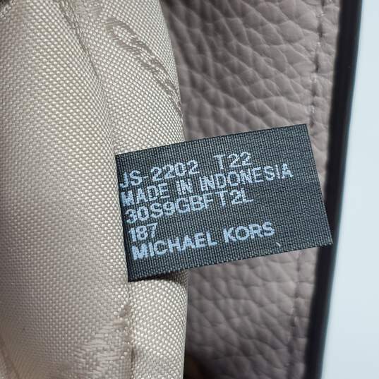 Michael Kors Beige Pink Pebbled Leather Shoulder Tote Bag image number 5